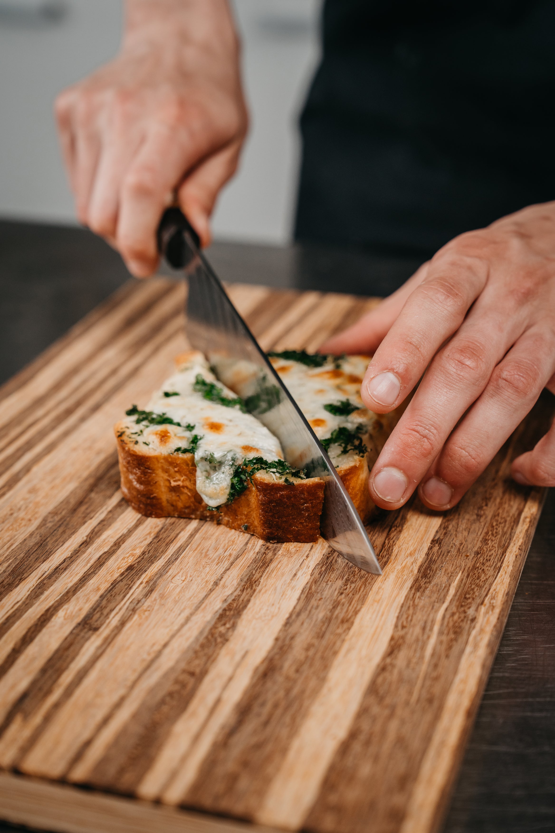 Sprødt og Lækkert Hvidløgsbrød med Mozzarella